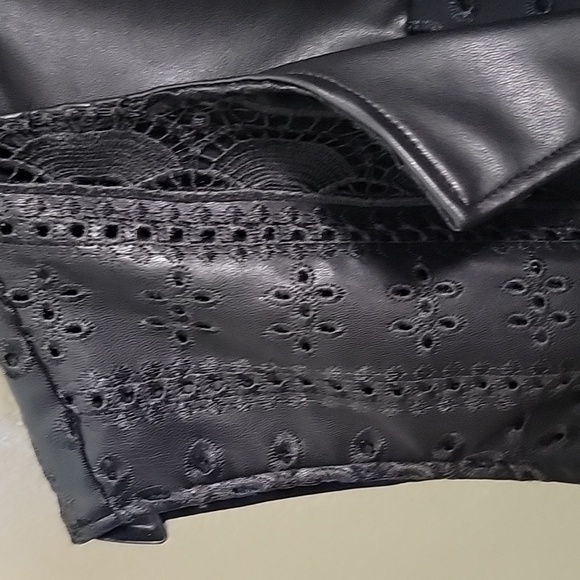 Peter Nygard Black Faux leather Eyelet Embroidered Long Vest size 16W 1X plus sz - Picture 5 of 13